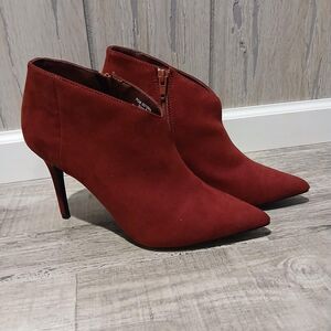 Women's Red and Burgundy Heeled Boots Size 8